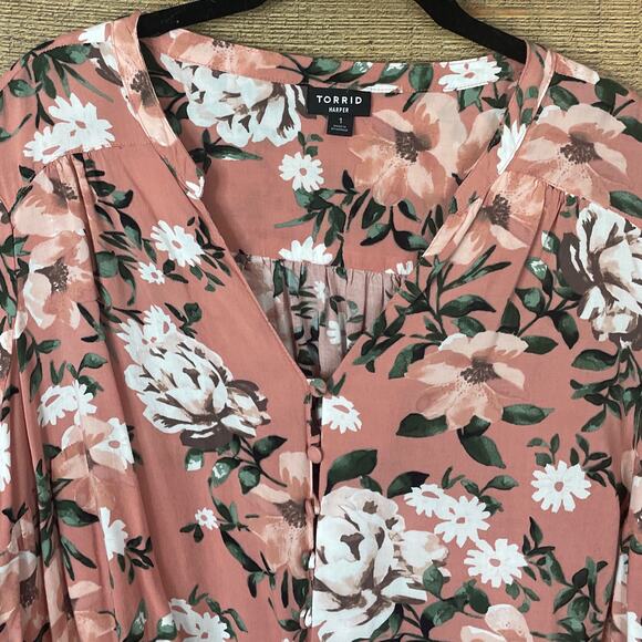 Torrid Harper Challis Button Front Blouse Top Crop Sleeve Pink Floral SZ 1 1X - Picture 2 of 9